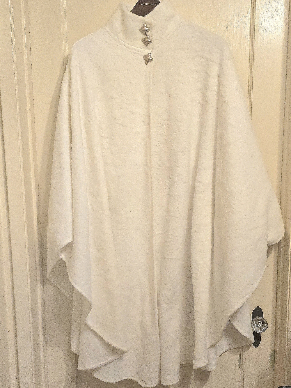 Vintage 1980s/90s White Witchy Fleece Cape Fits Mosts